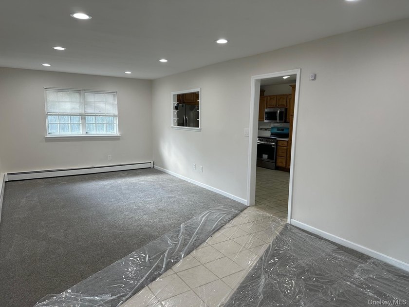 Renovated 4-6 Bedrooms, 2 Bath Colonial, Possible Apartment - photo 8
