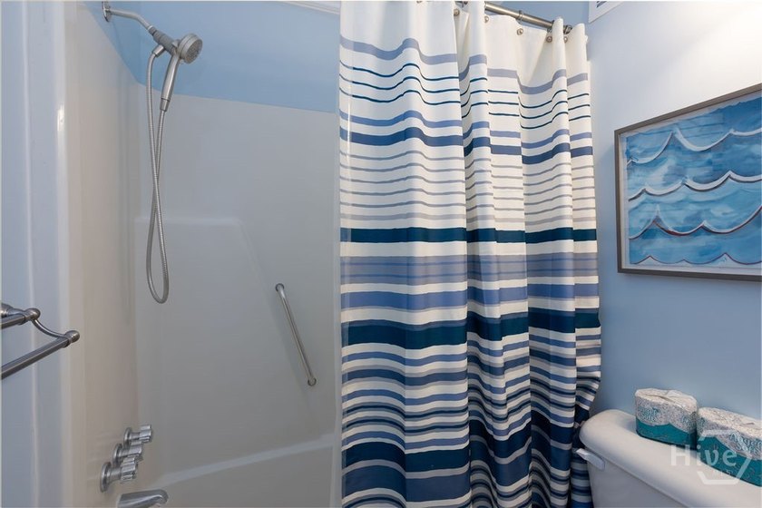 Enjoy coastal living in this recently updated beachside Tybee - photo 22
