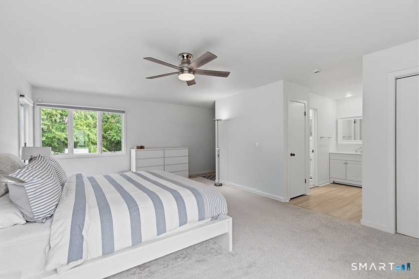 Fully renovated end-unit Turnbury offering 3-4 bedrooms and 3.5 - photo 15