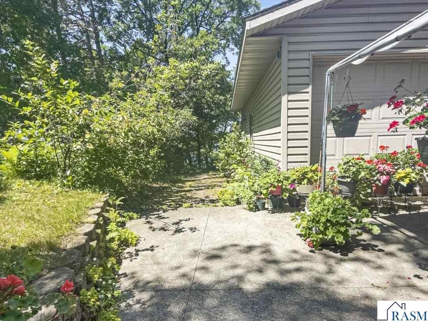 Welcome to your lakeside retreat on beautiful Stocking Lake! - photo 34