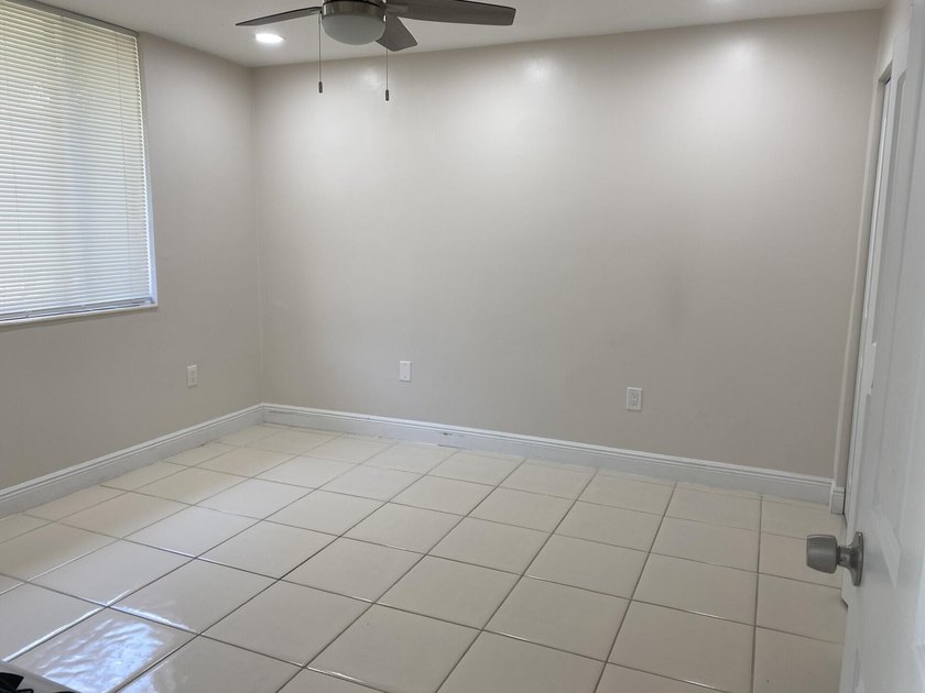 Beautiful villa located in the heart of Lake Worth within a - photo 12