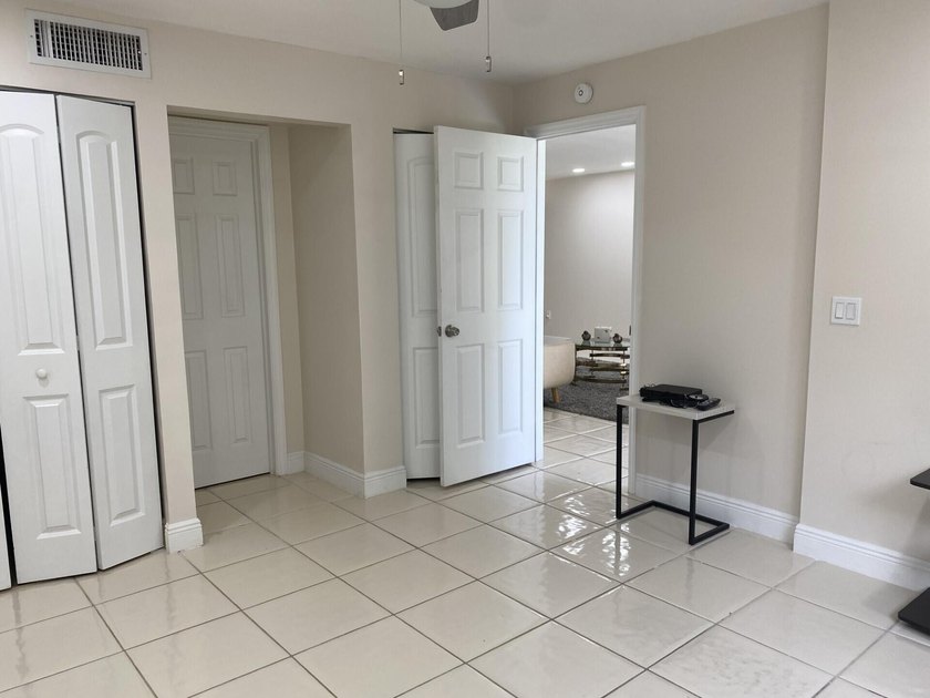 Beautiful villa located in the heart of Lake Worth within a - photo 13