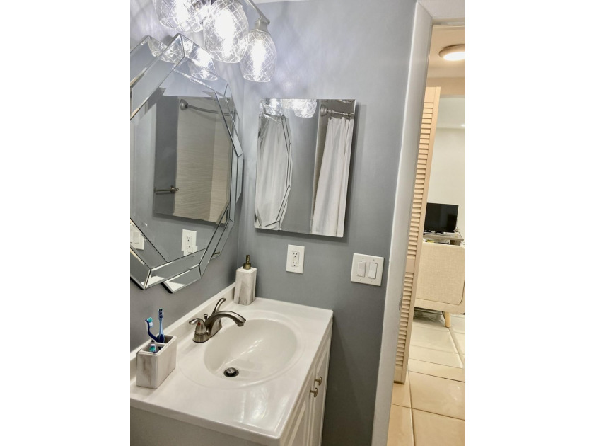 Beautiful villa located in the heart of Lake Worth within a - photo 19