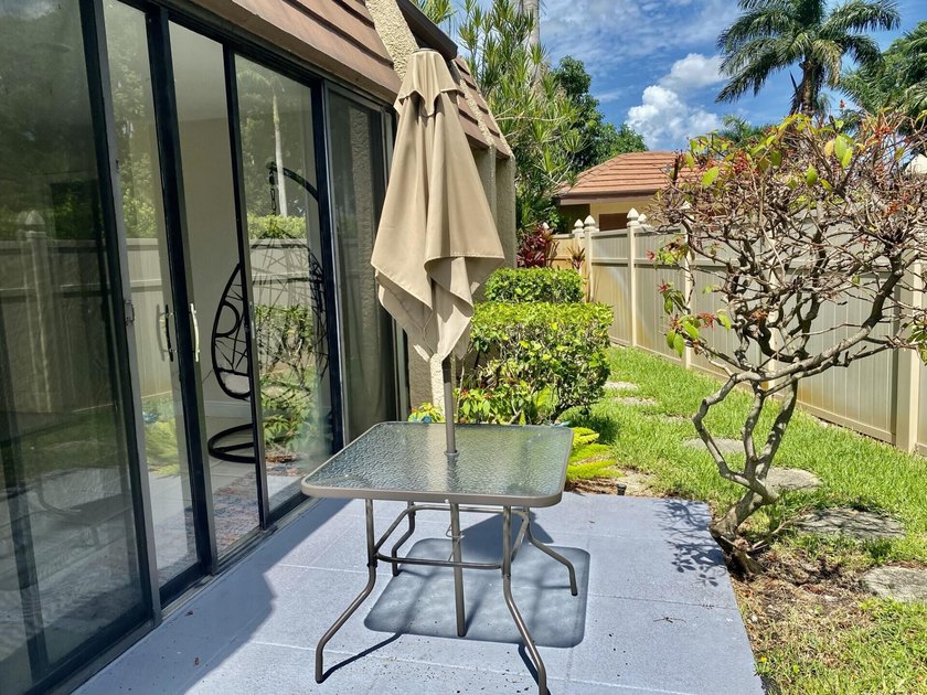 Beautiful villa located in the heart of Lake Worth within a - photo 28