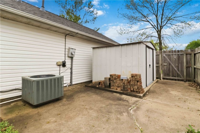 Welcome to this well-maintained 3-bedroom, 2-bath home in a - photo 31