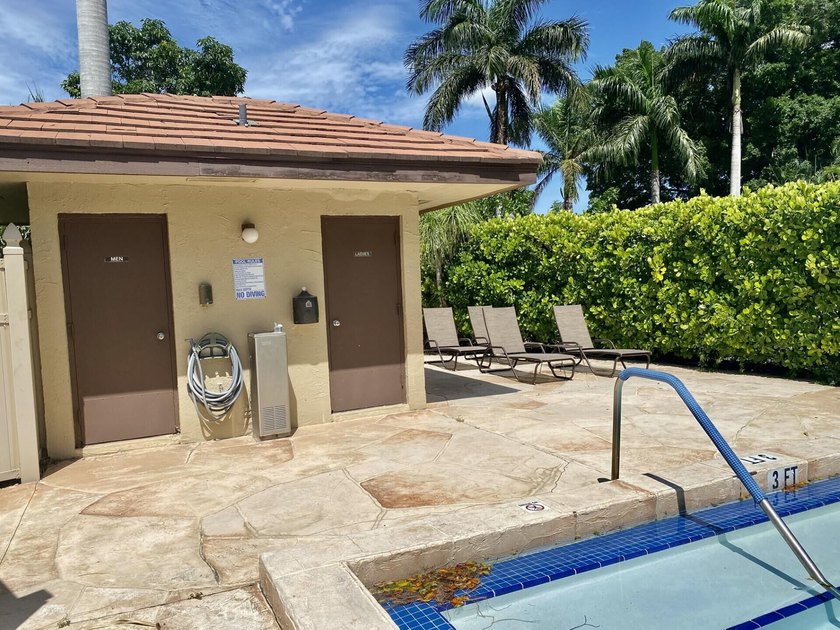 Beautiful villa located in the heart of Lake Worth within a - photo 31