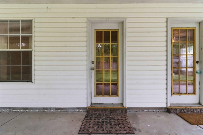 Welcome to this well-maintained 3-bedroom, 2-bath home in a - photo 32