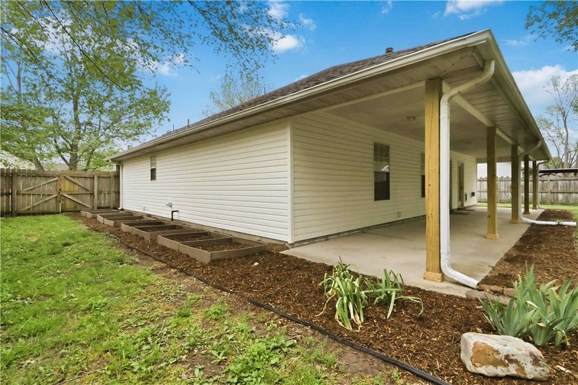 Welcome to this well-maintained 3-bedroom, 2-bath home in a - photo 35