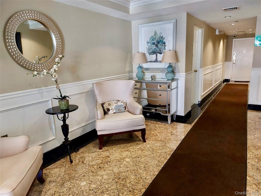 Excellent one-bedroom apartment with 1.5 bath with a balcony - photo 5