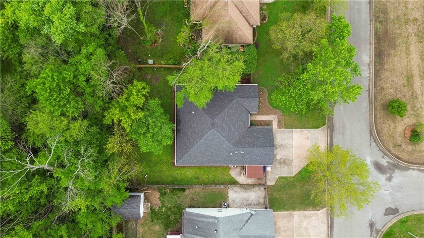 Welcome to this well-maintained 3-bedroom, 2-bath home in a - photo 38