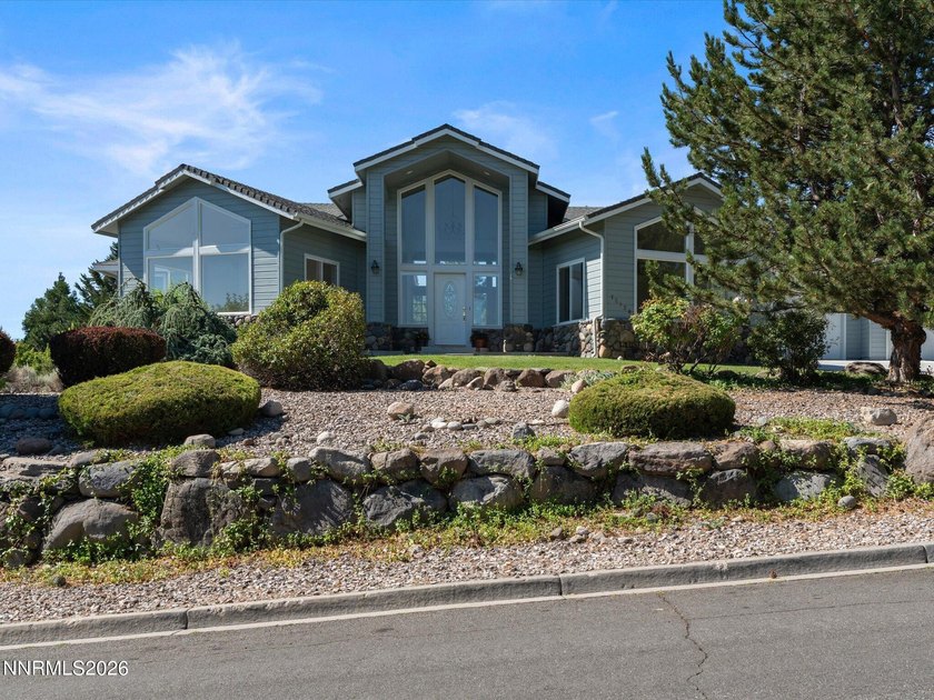 Don't miss this rare opportunity to own a beautifully maintained - photo 2