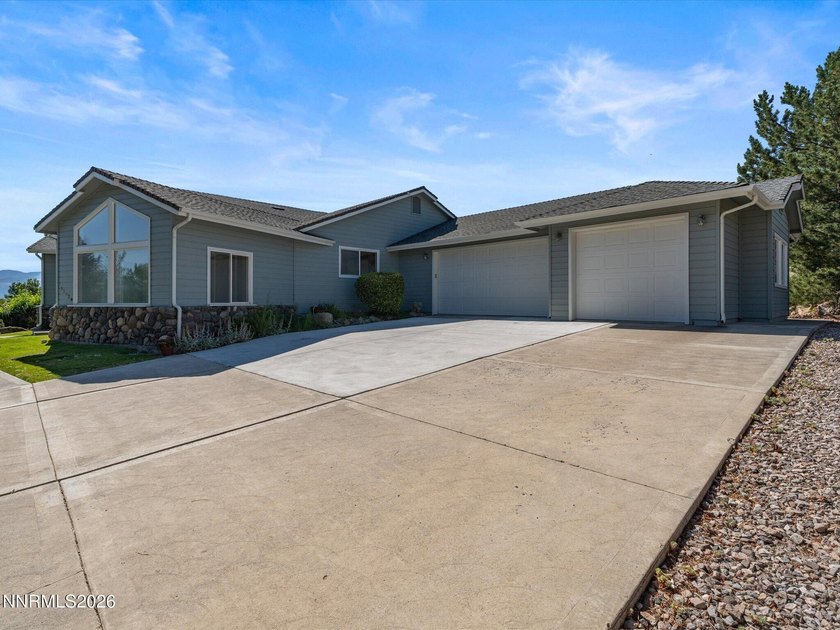 Don't miss this rare opportunity to own a beautifully maintained - photo 5