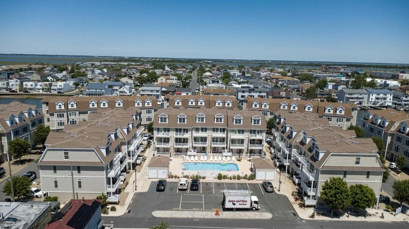 DIRECT BAY FRONT TOWNHOME &amp; A BOATER'S DREAM AND COASTAL - photo 4