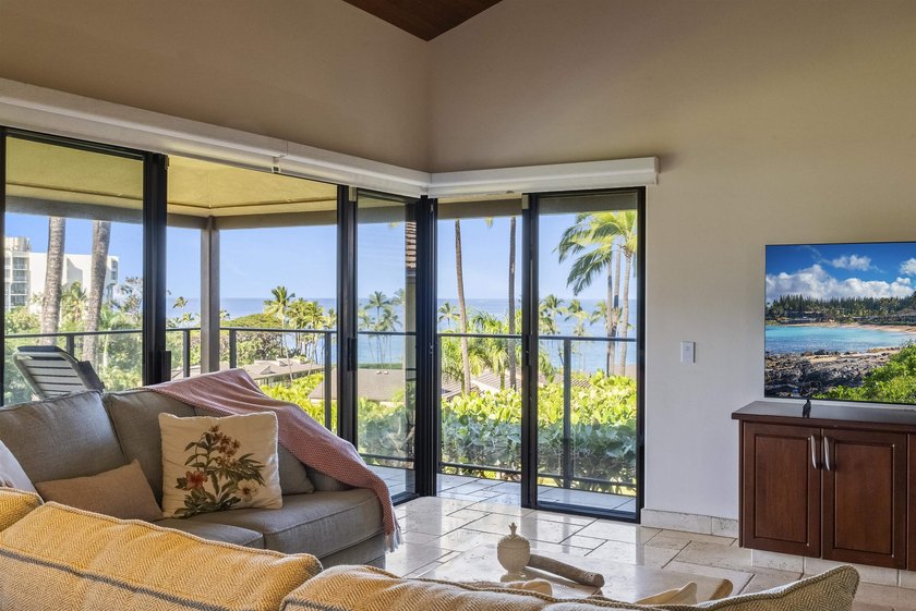 Welcome to Wailea Elua, an exclusive oceanfront, hotel-zoned - photo 5