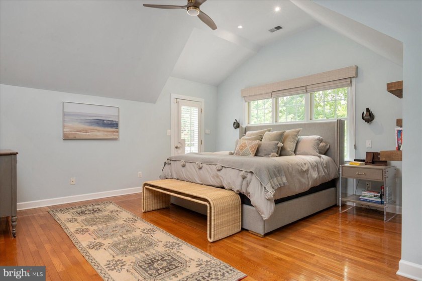 Originally built in 2005 and renovated with high end materials - photo 23