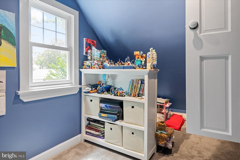 Originally built in 2005 and renovated with high end materials - photo 30