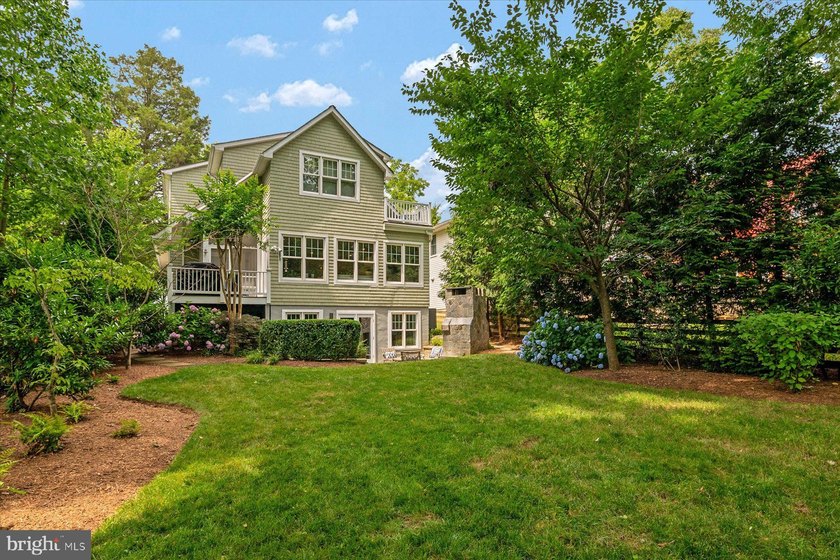Originally built in 2005 and renovated with high end materials - photo 40