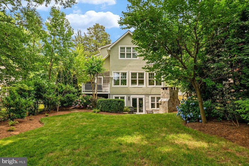 Originally built in 2005 and renovated with high end materials - photo 41