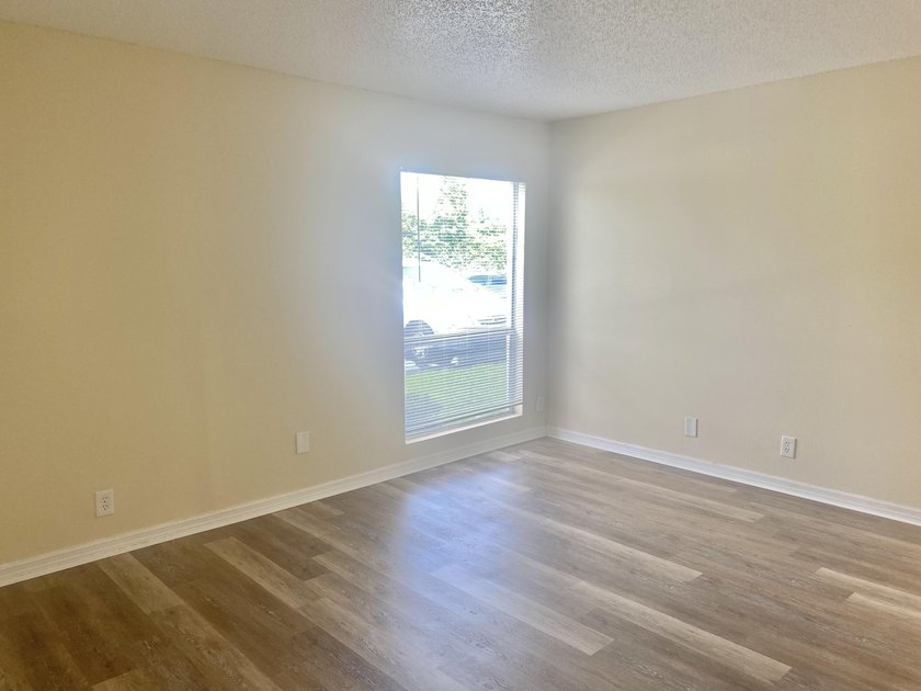FOR SALE 2 bedroom 2 bathroom First floor condo. Cross Creek - photo 11