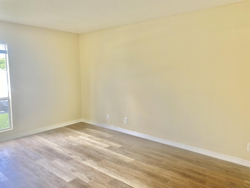 FOR SALE 2 bedroom 2 bathroom First floor condo. Cross Creek - photo 13