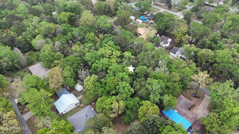 Welcome to Your Slice of Paradise on Marina Drive! Priced to - photo 4