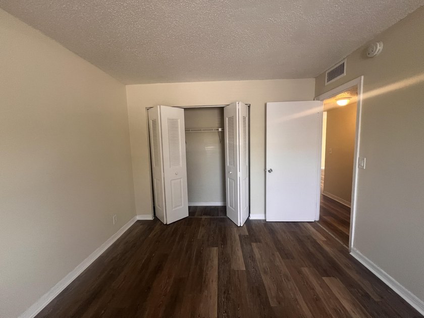 FOR SALE 2 bedroom 2 bathroom First floor condo. Cross Creek - photo 19