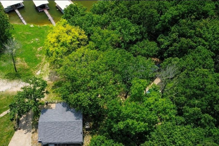 LAKE SEASON IS HERE ~ and this is the waterfront retreat you've - photo 4