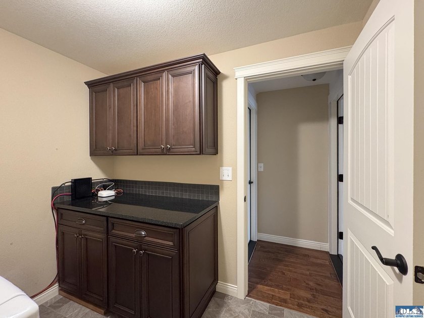 Prepare to be captivated by this stunning property in Agnew - photo 34