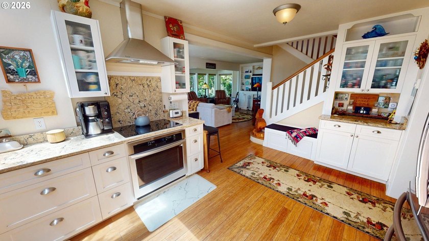 Turn-of-the-Century Charm with Ocean Views &amp; Income - photo 13
