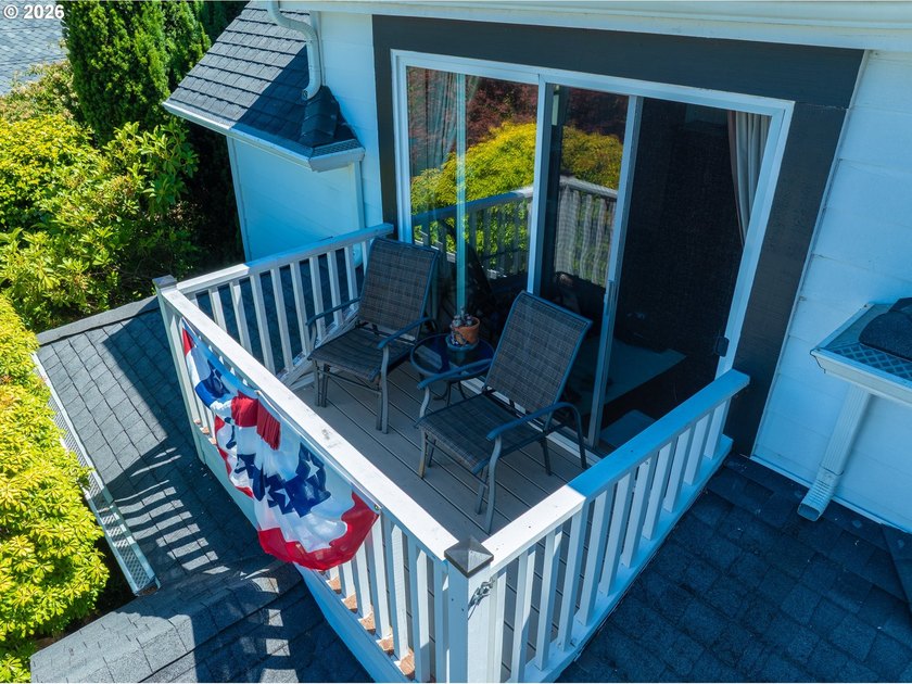 Turn-of-the-Century Charm with Ocean Views &amp; Income - photo 19