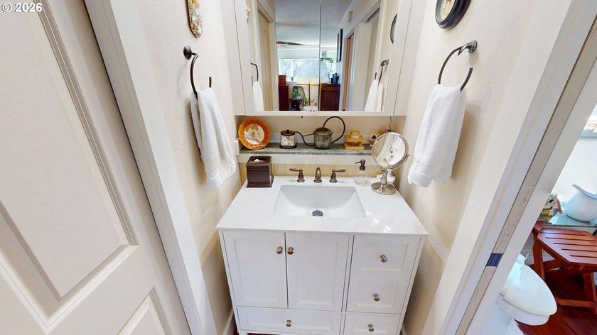 Turn-of-the-Century Charm with Ocean Views &amp; Income - photo 21