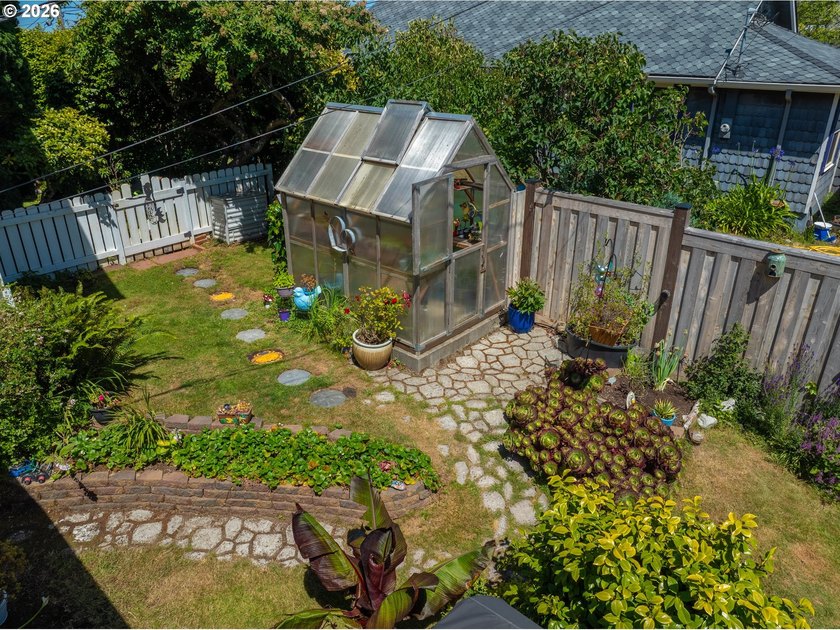 Turn-of-the-Century Charm with Ocean Views &amp; Income - photo 36