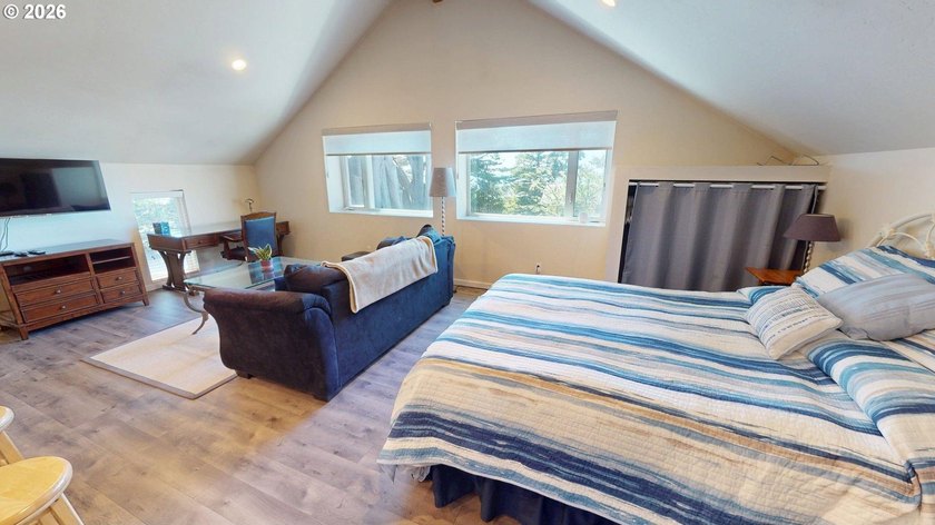 Turn-of-the-Century Charm with Ocean Views &amp; Income - photo 44