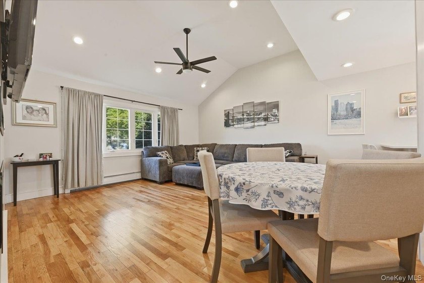 Welcome to this beautifully newly finished and maintained Ranch - photo 6