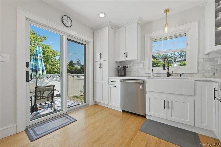 Welcome to this beautifully newly finished and maintained Ranch - photo 10
