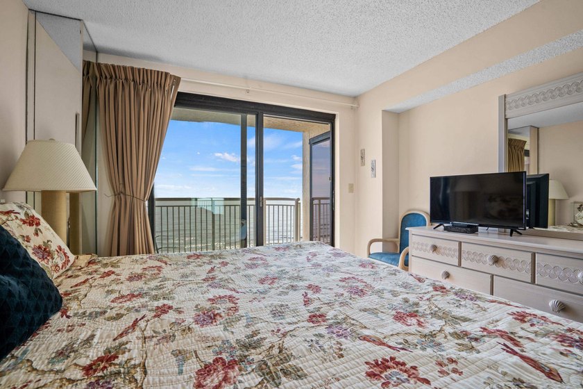Windemere is an oceanfront building in the Ocean Drive section - photo 6