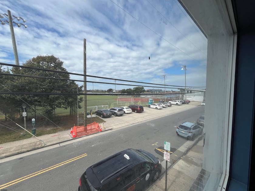 Well-Established Atlantic City Bar &amp; Restaurant Opportunity! - photo 4