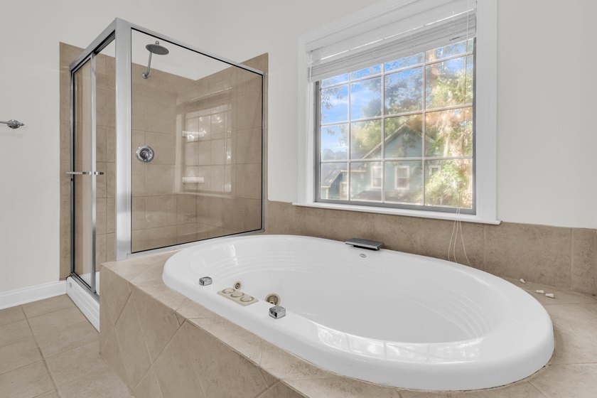 Designed in the timeless Charleston Single style and set within - photo 31