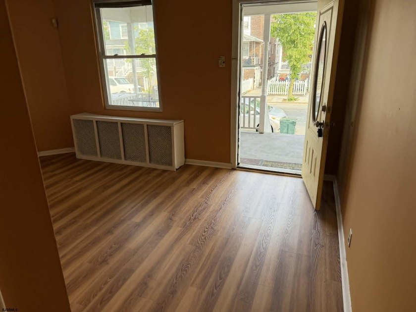 Great duplex in the nice Chelsea area, close proximity to the - photo 3