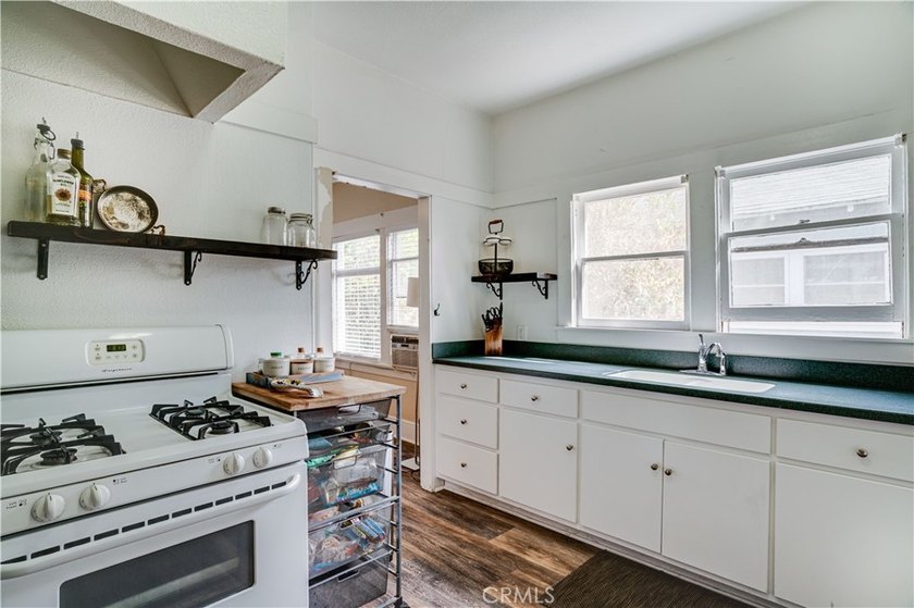 925 S Grand Ave - photo 15