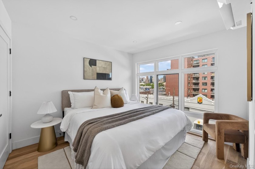 Welcome to the Astra! Astoria's newest architectural gem, a - photo 5