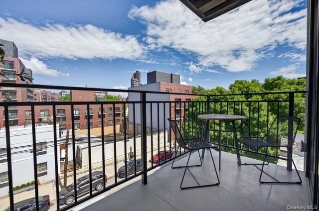 Welcome to the Astra! Astoria's newest architectural gem, a - photo 8