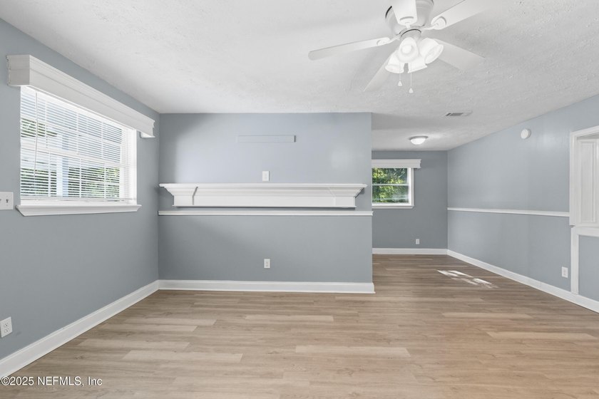 Run into this Limited Time True Move in 3-bedroom, 2-bath - photo 4