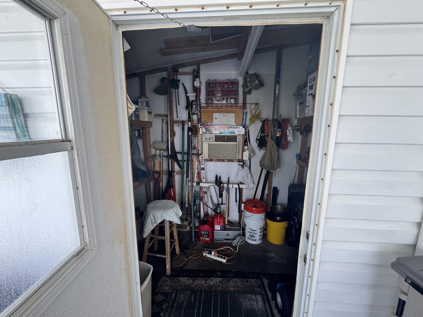 Check out this fully updated 2 BED 2 BATH double wide home on a - photo 16