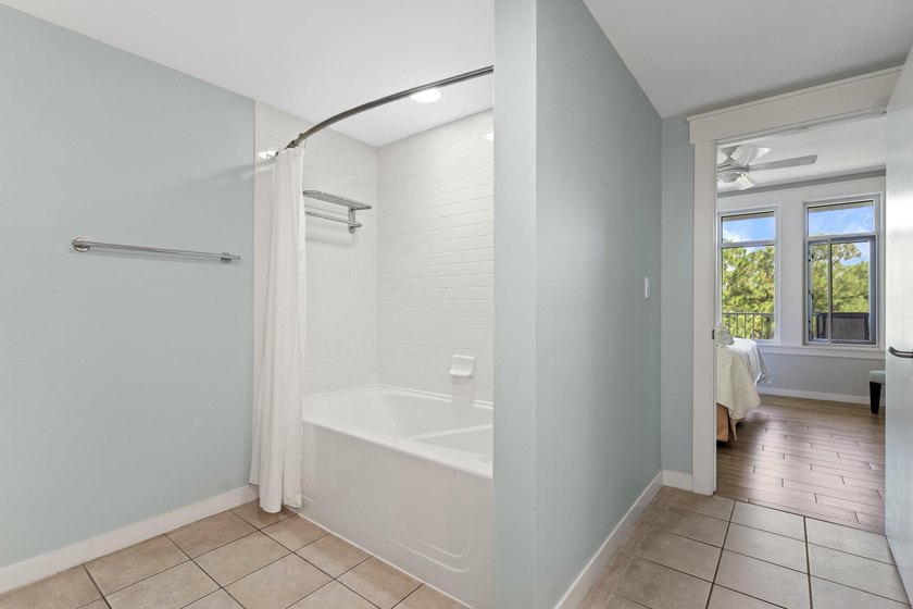 ***Best Price 'Bayview' Condo*** in the Baytowne Village. This - photo 25