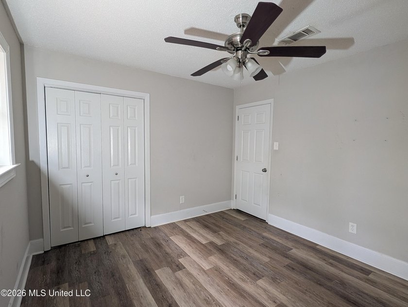 Summer is the perfect time to make your move, and this all-brick - photo 17