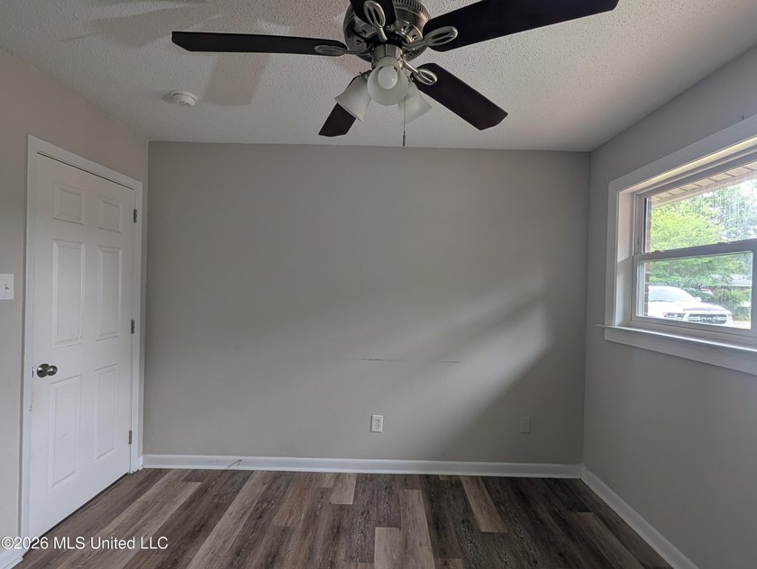 Summer is the perfect time to make your move, and this all-brick - photo 22