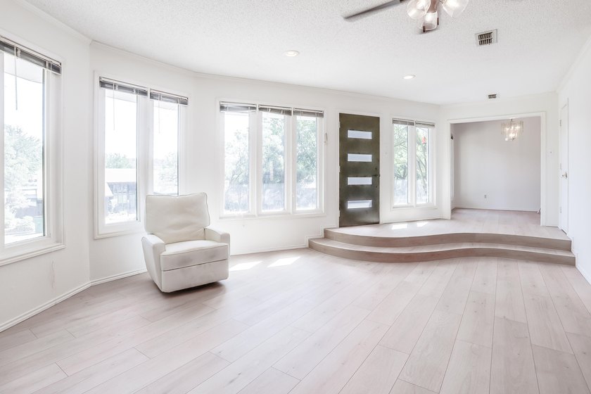 Beautifully renovated 3 bedroom, 2.5 bath home in Ransom Canyon - photo 6