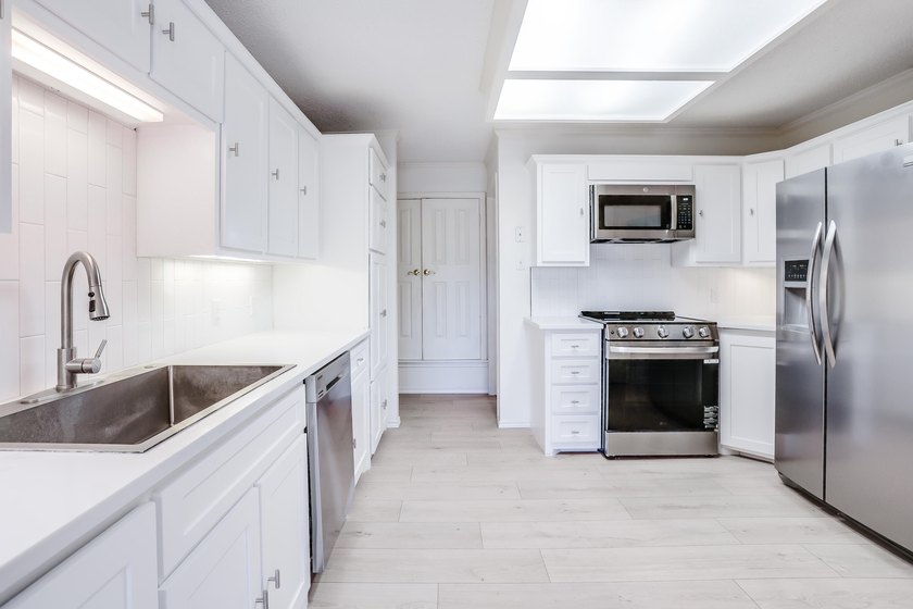 Beautifully renovated 3 bedroom, 2.5 bath home in Ransom Canyon - photo 9