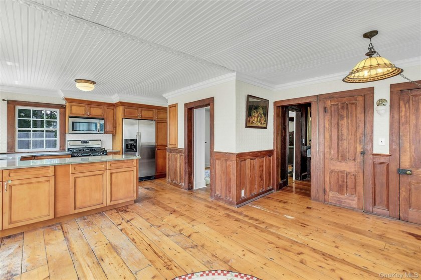 Nestled within the Historic District, this captivating - photo 23